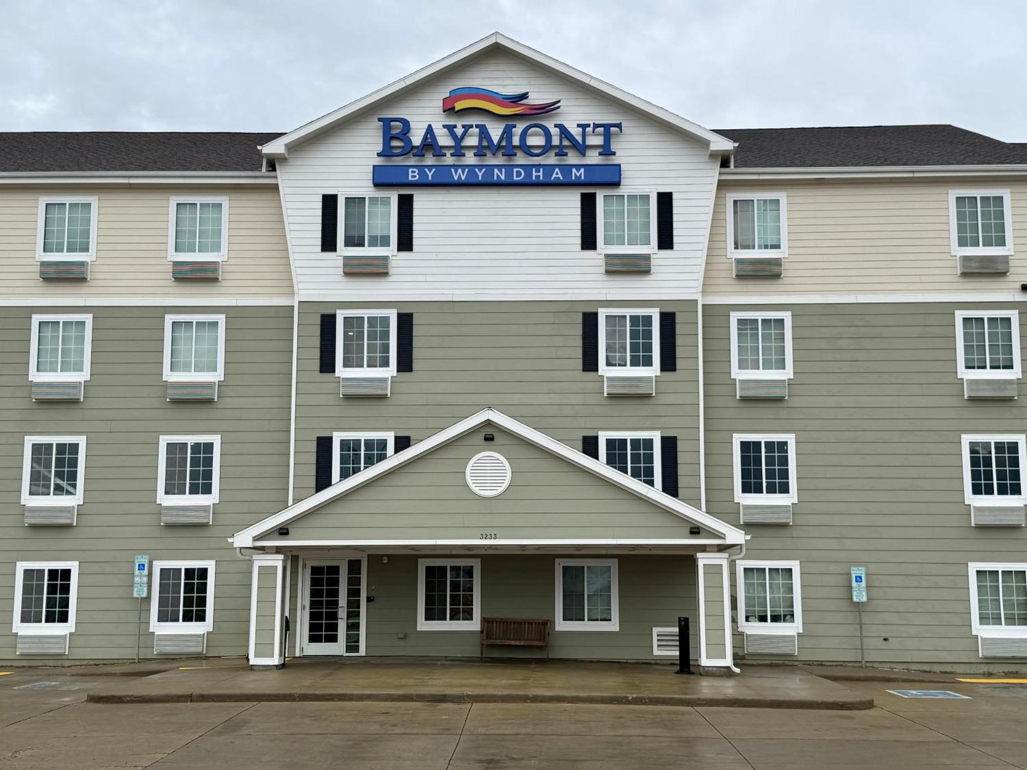 Baymont By Wyndham Dickinson Hotell Exteriör bild