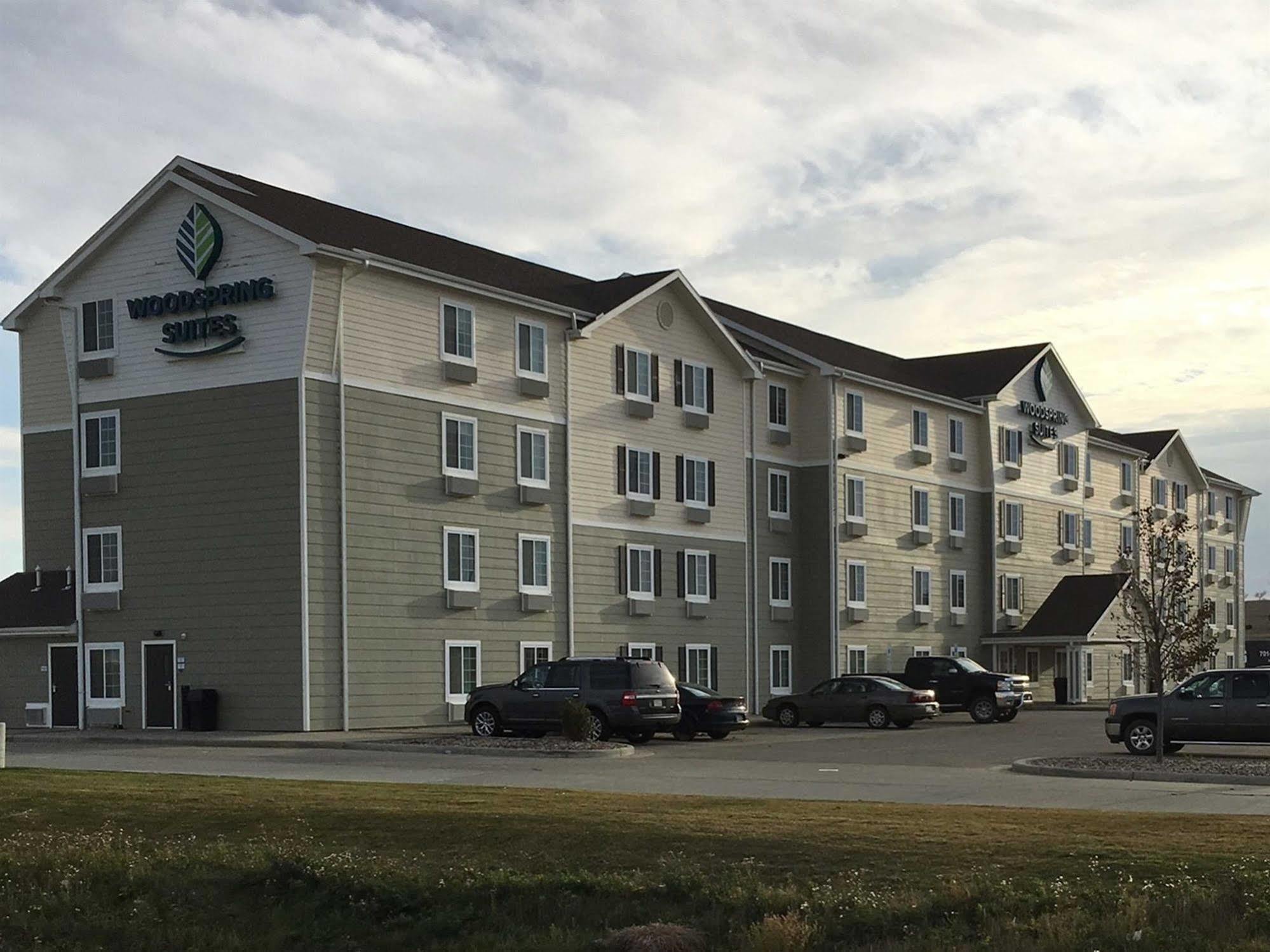 Baymont By Wyndham Dickinson Hotell Exteriör bild